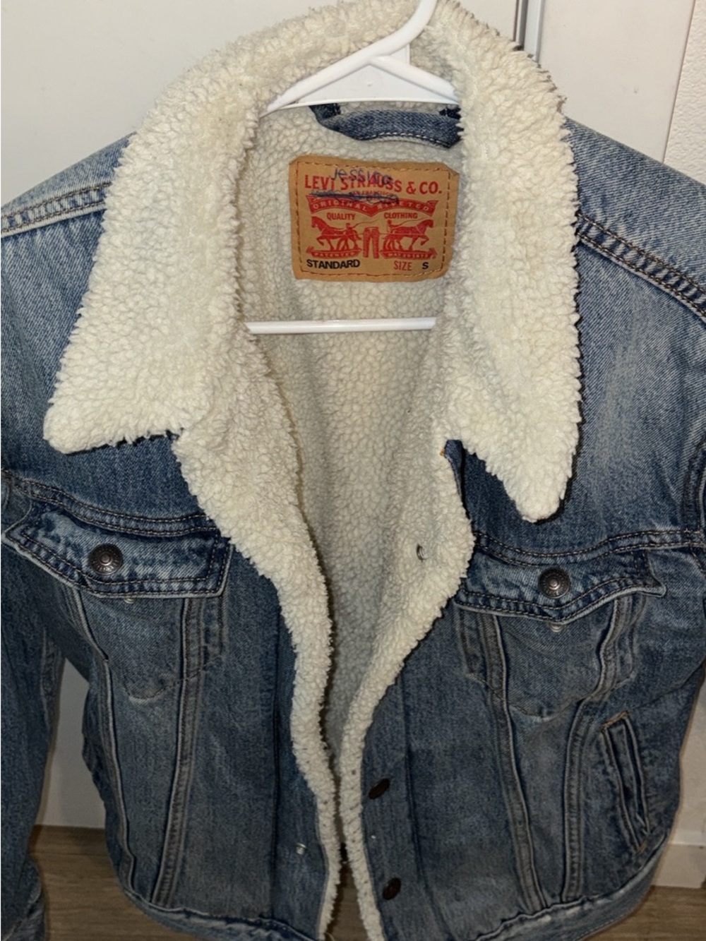 Levi's Light Blue Denim Jacket with Cream Sherpa Lining - Picture 2 of 3